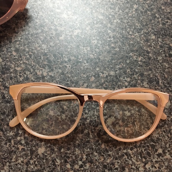 Glasses - Picture 1 of 3